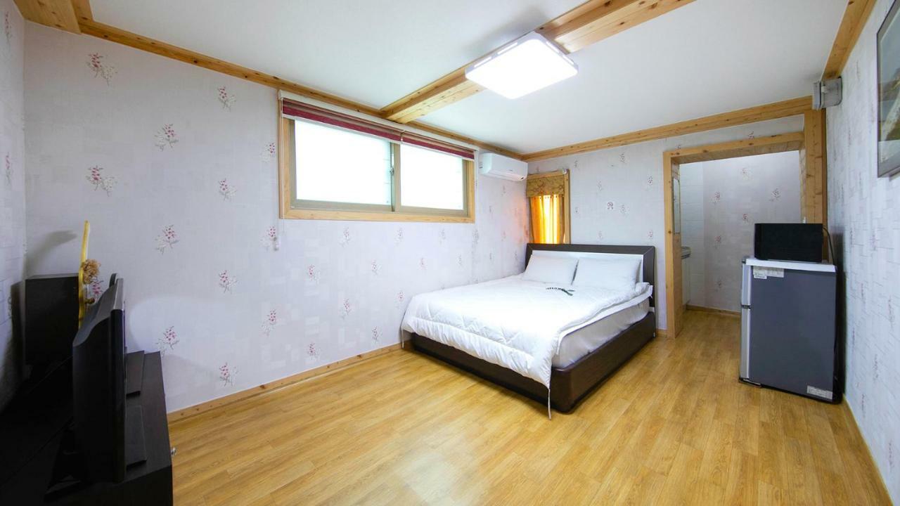 Samcheok Sol Beach Pension Esterno foto
